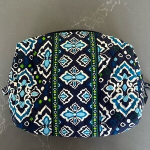Vera Bradley travel case. Gently used